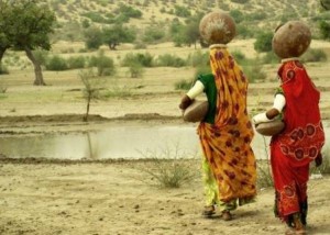 Tharparkar - fetching water